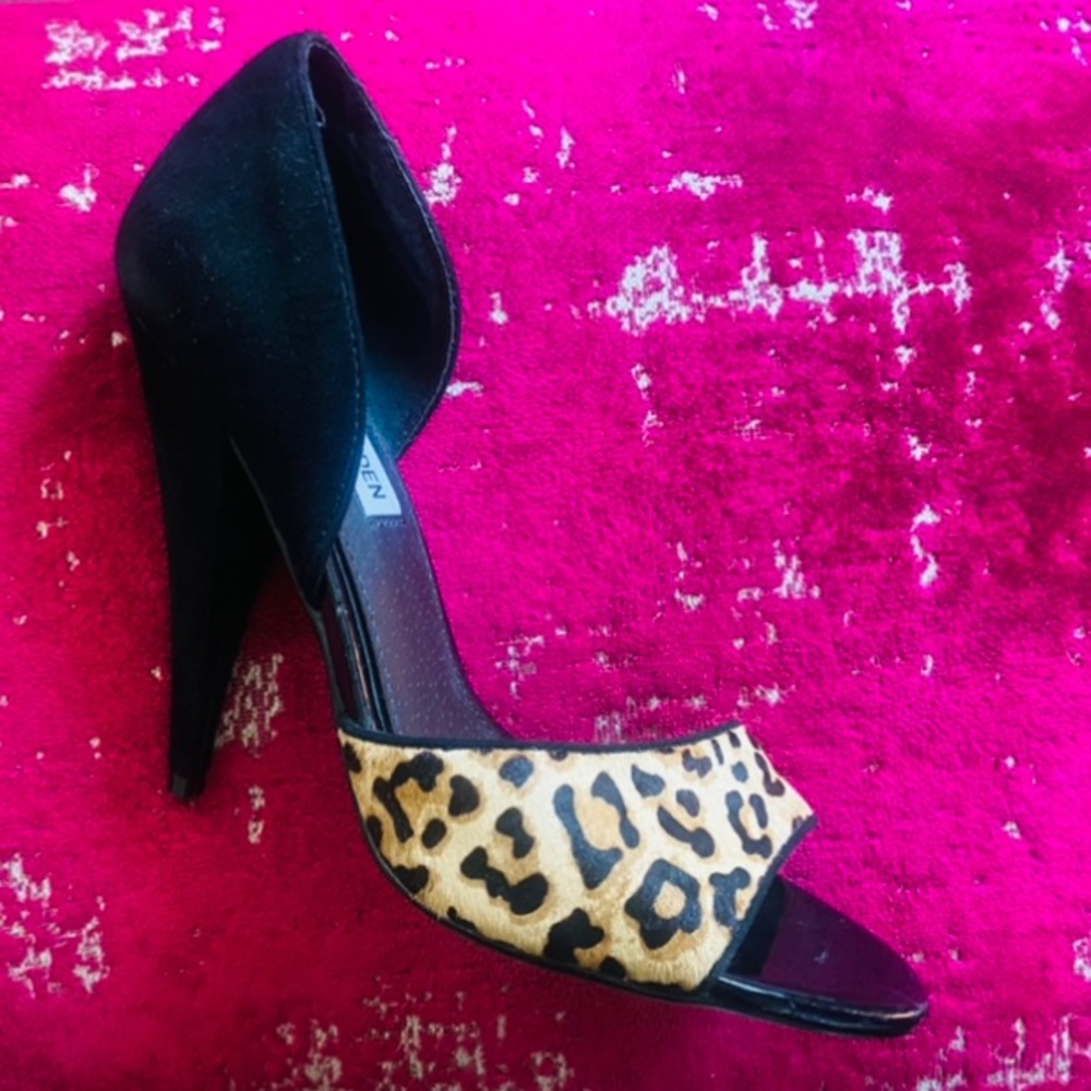 Steve Madden Leopard Delacaci Slip on Heel.